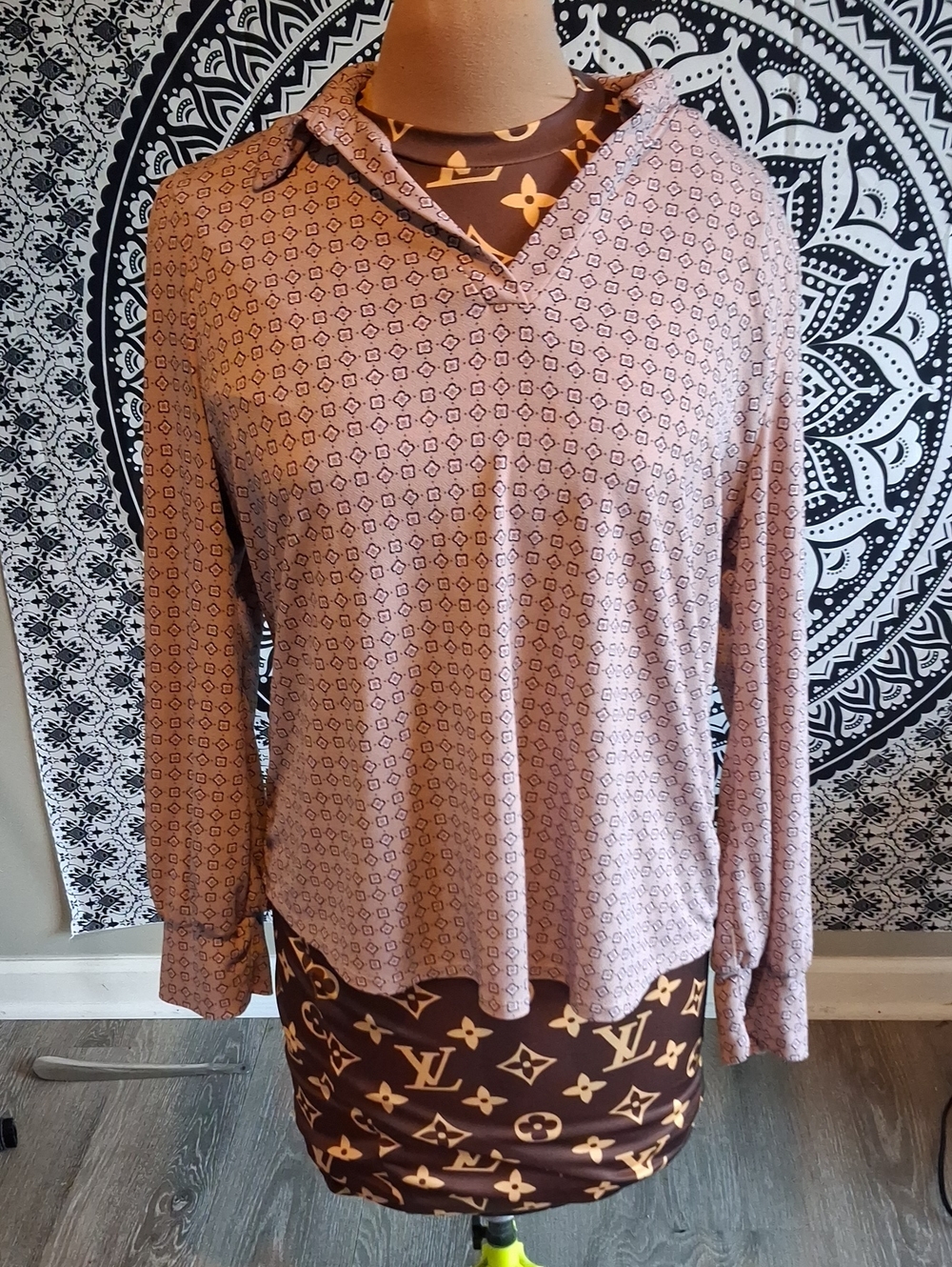 Adrianna Papell Geometric Blouse in Pink Size Large Like New